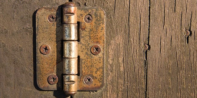5 astuces pour réparer une porte qui grince
