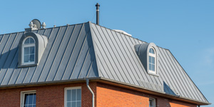 Prix d'une toiture en zinc | Coût moyen & Tarif d'installation
